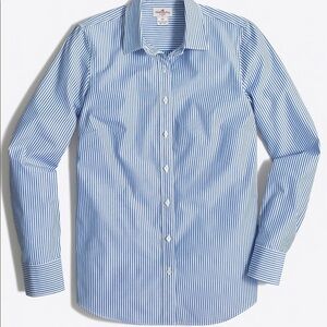 J. CREW Classic button-down shirt. SIZE MEDIUM💙